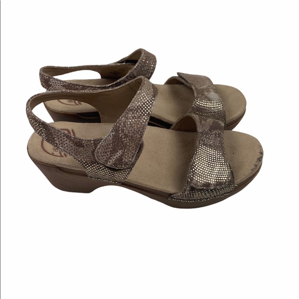 Dansko Sonnet Clog Sandals Snake Pattern 39 - image 3